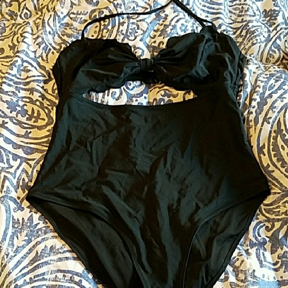 Cupshe Scalloped Cup One Piece
